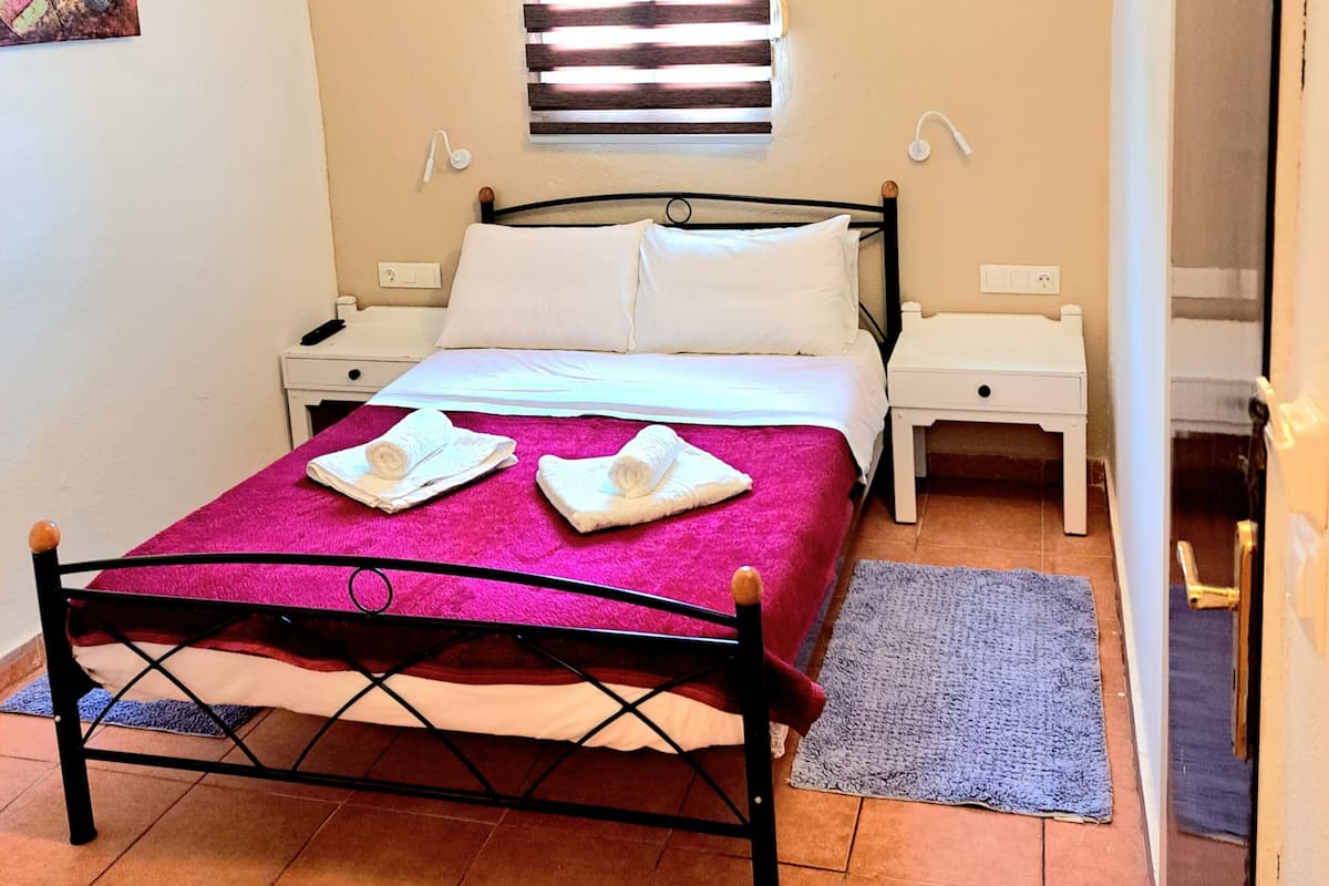Habitación doble económica | 1 habitación, camas con pillow-top y wifi gratis