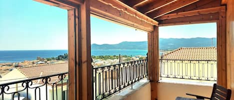 Family Studio Suite | Terrace/patio