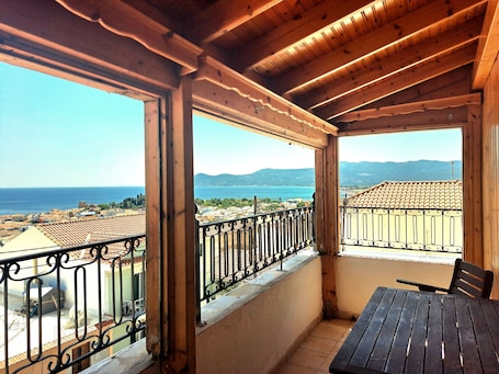 Family Studio Suite | Terrace/patio