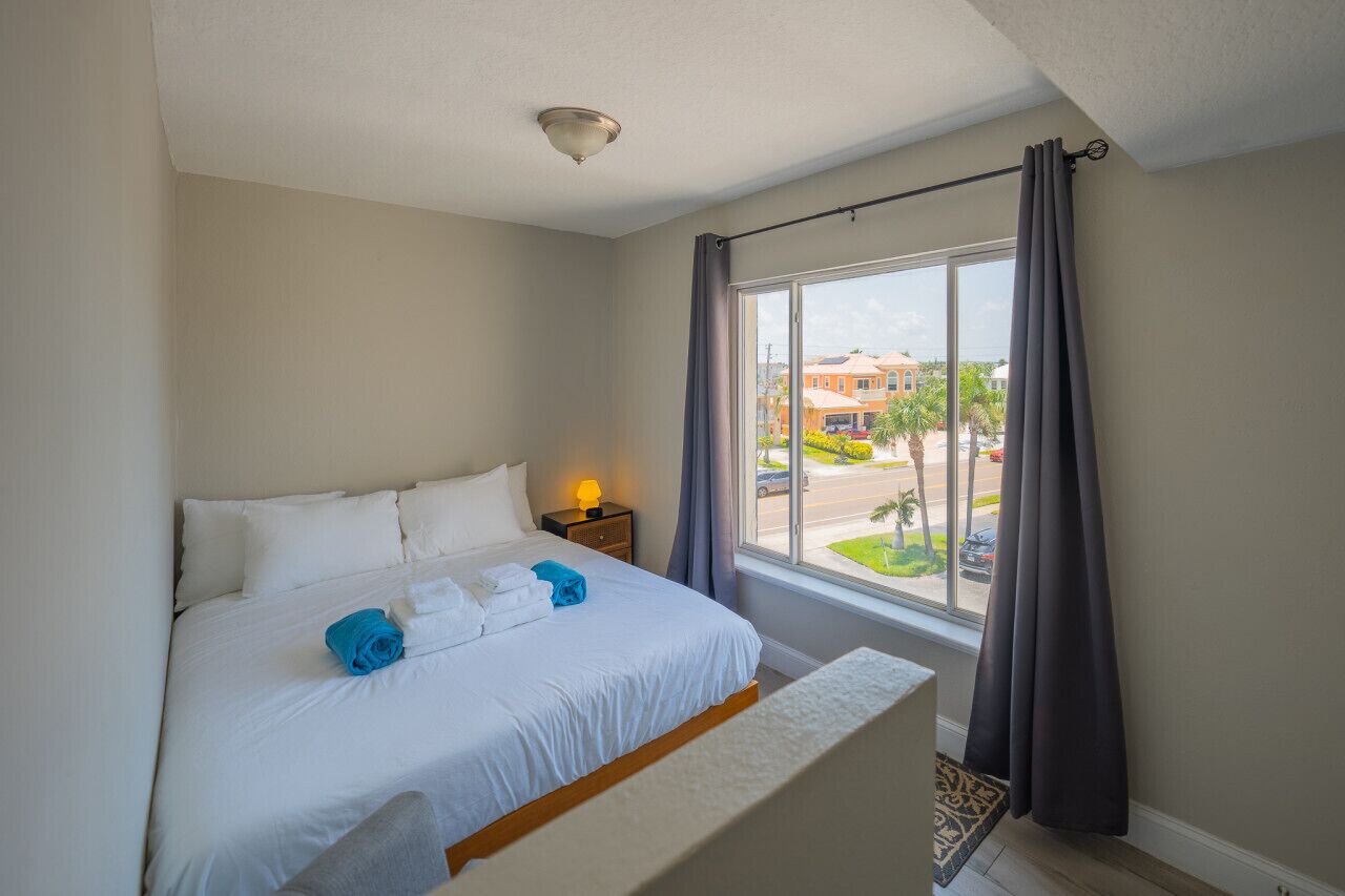1 bedroom, desk, iron/ironing board, WiFi
