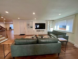 TV, fireplace, offices