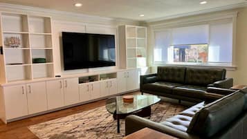 Fernseher, Kamin, Arbeitsbereiche