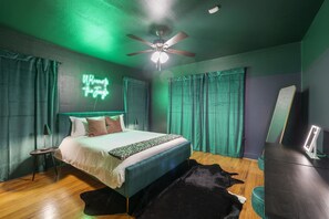 3 bedrooms, iron/ironing board, travel crib, free WiFi