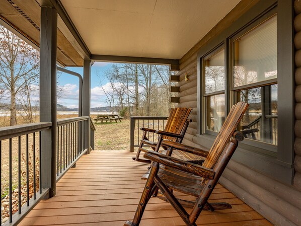 Terrace/patio - Beautiful home located on Lake Greenwood (Waterloo)