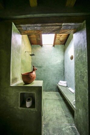 Klassieke studio suite | Badkamer | Een douche