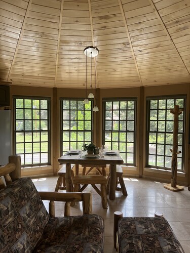 The Pinecone Cabin. Twenty minutes from Wolf Creek Pass.