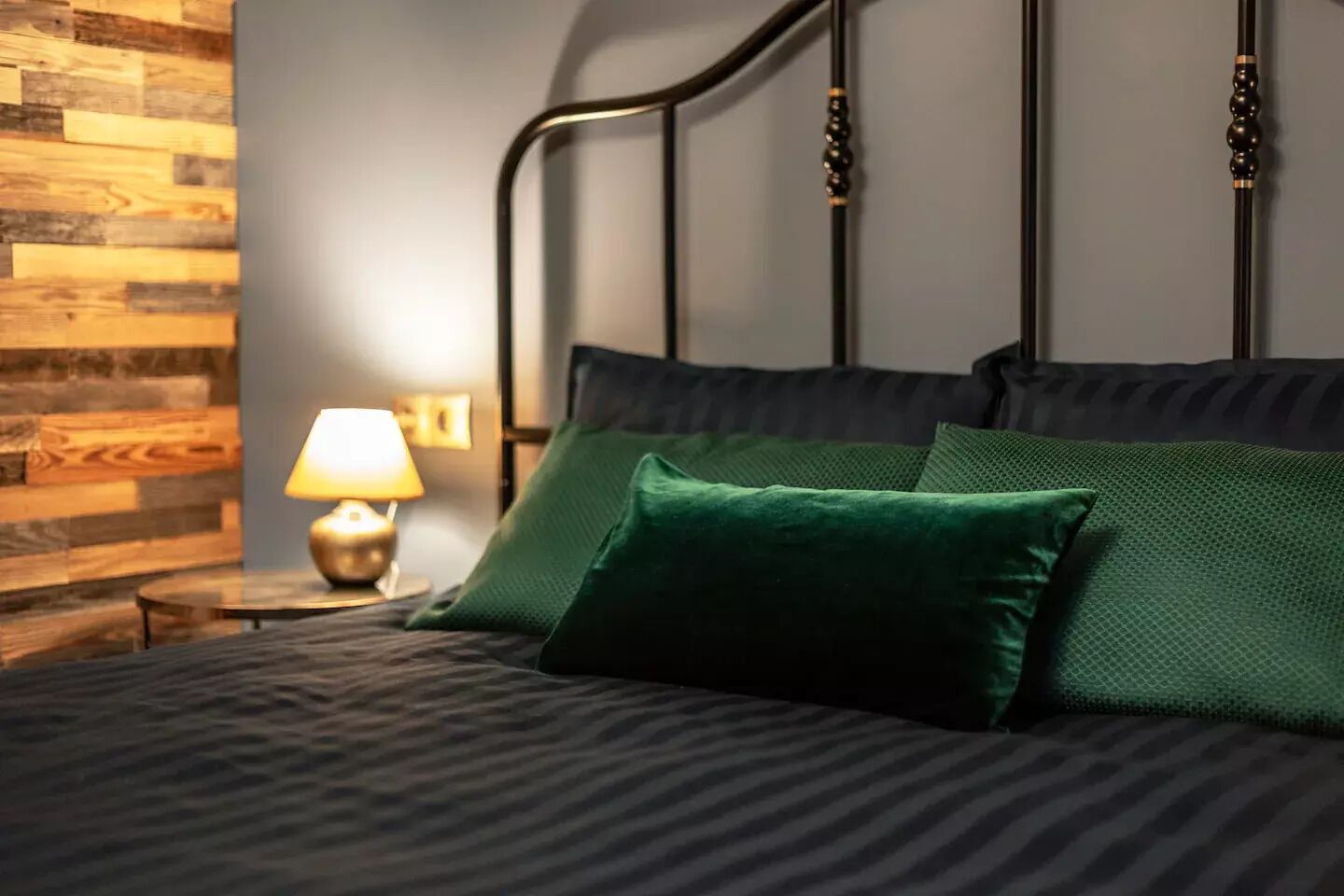 1 多间卧室、旅行婴儿床、免费 WiFi、床单