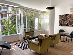 Business kamer | Een minibar, individueel gedecoreerd, individueel gemeubileerd