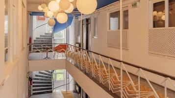 Utsikt mot gårdsplass