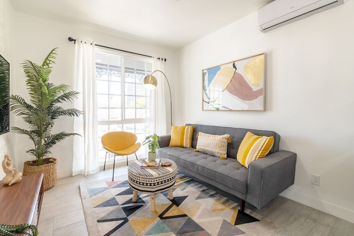 201 Broadway · Charming Home W/King SuiteꕥNear DisneyꕥW/D+Parking