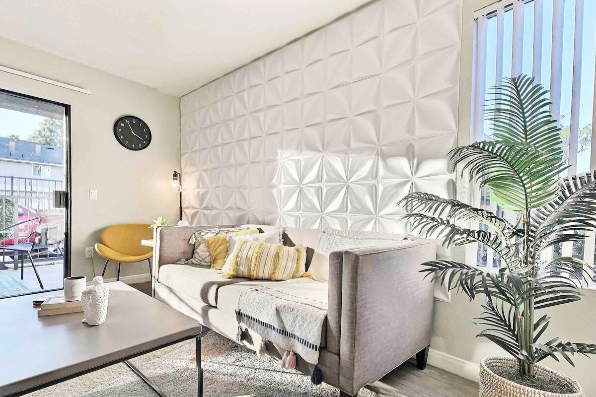 76C · 2Mi to South Coast Plaza | Light-Filled | Pool+Gym