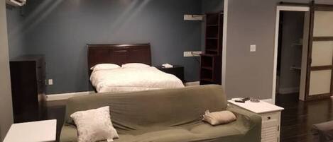 1 habitación, wifi y ropa de cama