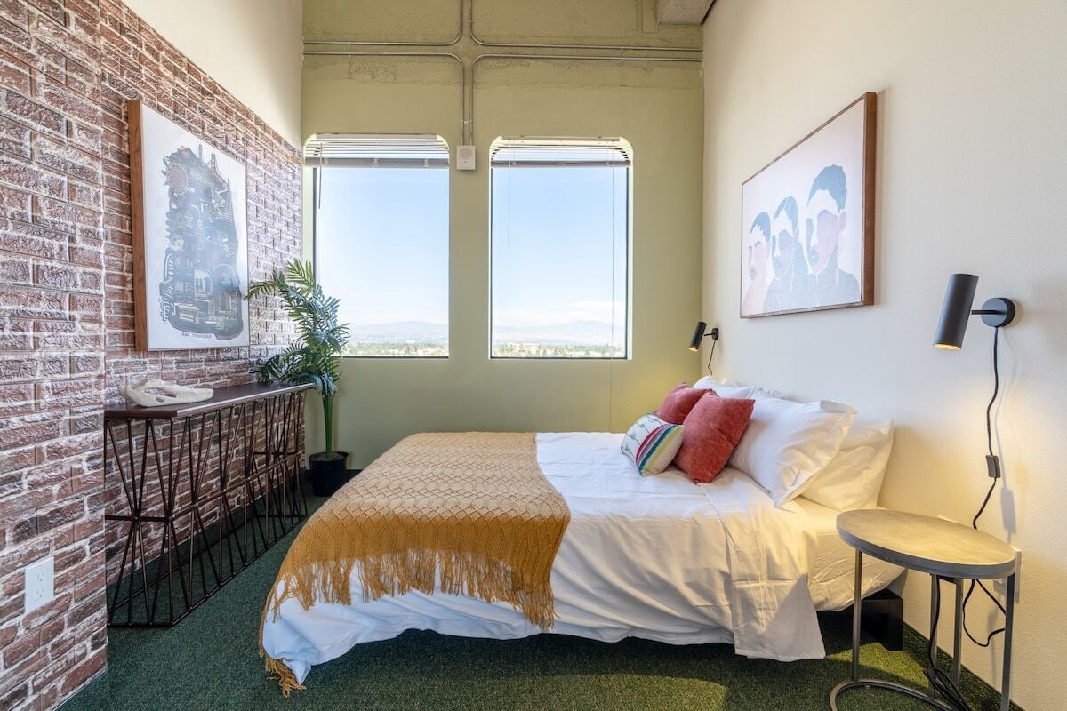 806 · Stunning OC Sky Views Light-Filled Home by Disney
