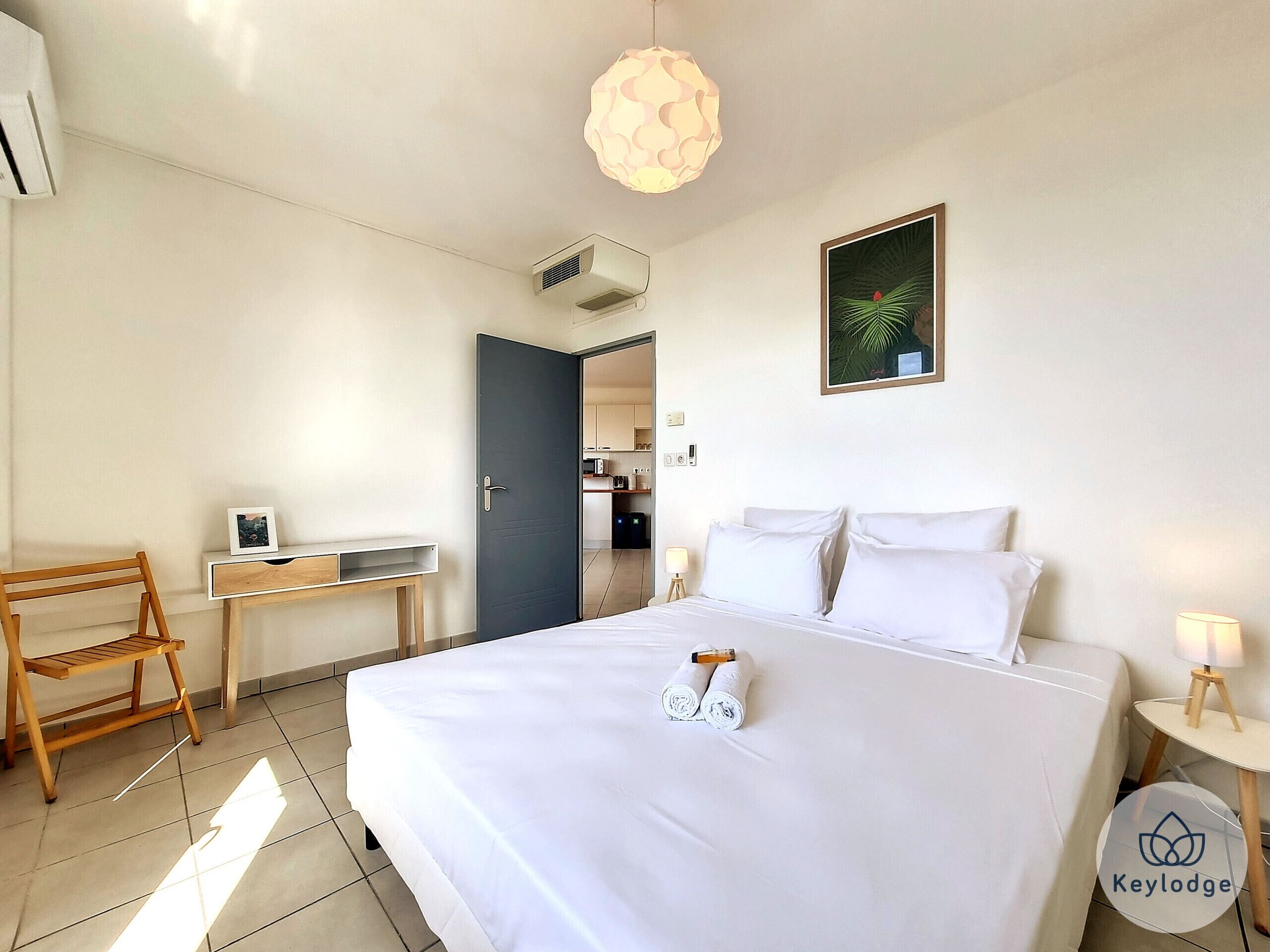 1 slaapkamer, een strijkplank/strijkijzer, gratis wifi, beddengoed