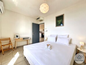 1 bedroom, iron/ironing board, free WiFi, bed sheets - T2 with sea view – Le Soélia*** – close to Saint-Pierre centre (Saint Pierre)