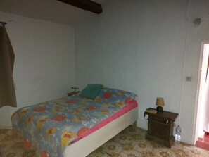 3 bedrooms, free WiFi, bed sheets - Remarkable 3-bed Cottage in Tortola (Predappio)