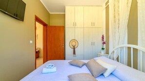 House, Multiple Beds - Emmanuela House With Garden and sea View (Agios Vasileios)