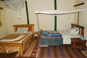 Twin Room | Iron/ironing board, free WiFi, bed sheets