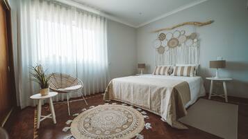 Habitación doble clásica (Raizes) | Baño | Secadora de cabello, piso con calefacción, toallas, jabón