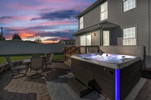 Terrace/patio - Relaxing Escape: HotTub, Gameroom, Large Living Room, EV, BBQ, Yard; Pets OK (Seven Hills)