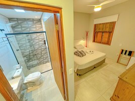 Double Room | Minibar, free WiFi, bed sheets