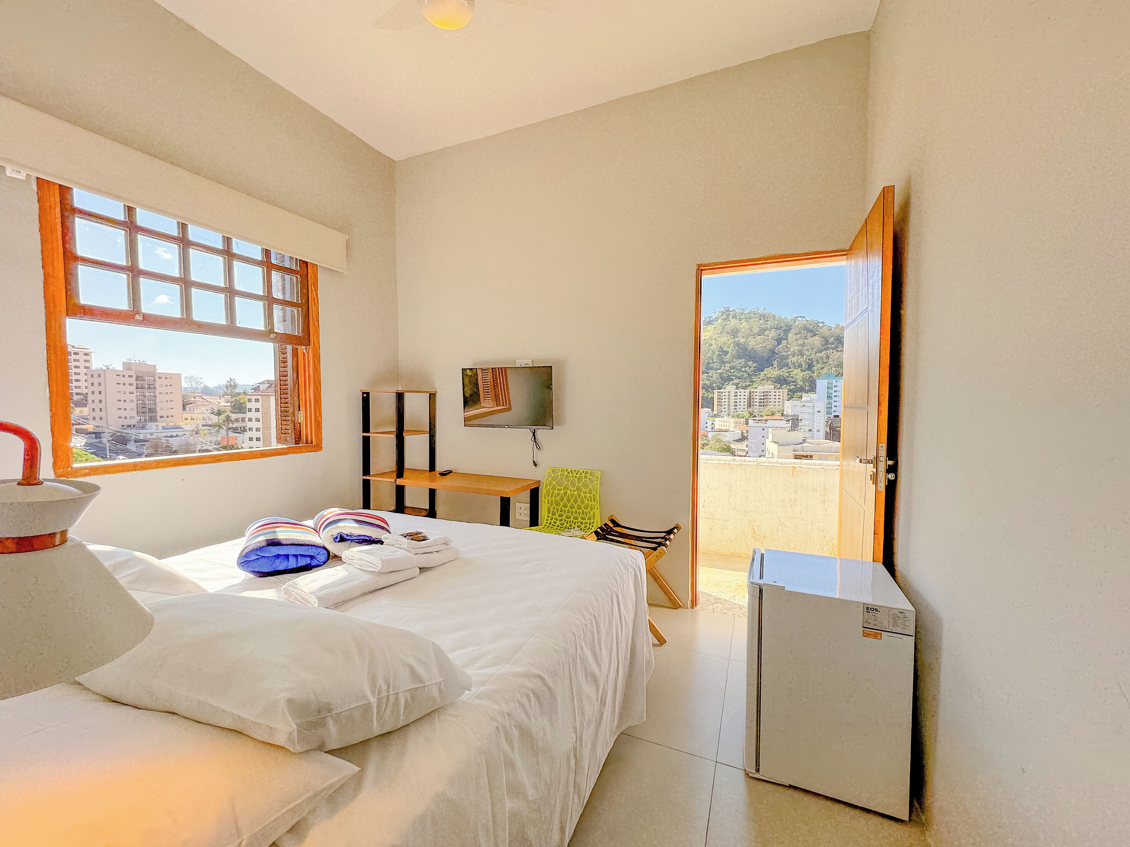 スイート | ミニバー、WiFi (無料)、ベッドシーツ