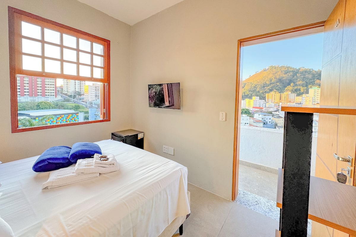 Standard Double Room | Minibar, WiFi (free), bed sheets