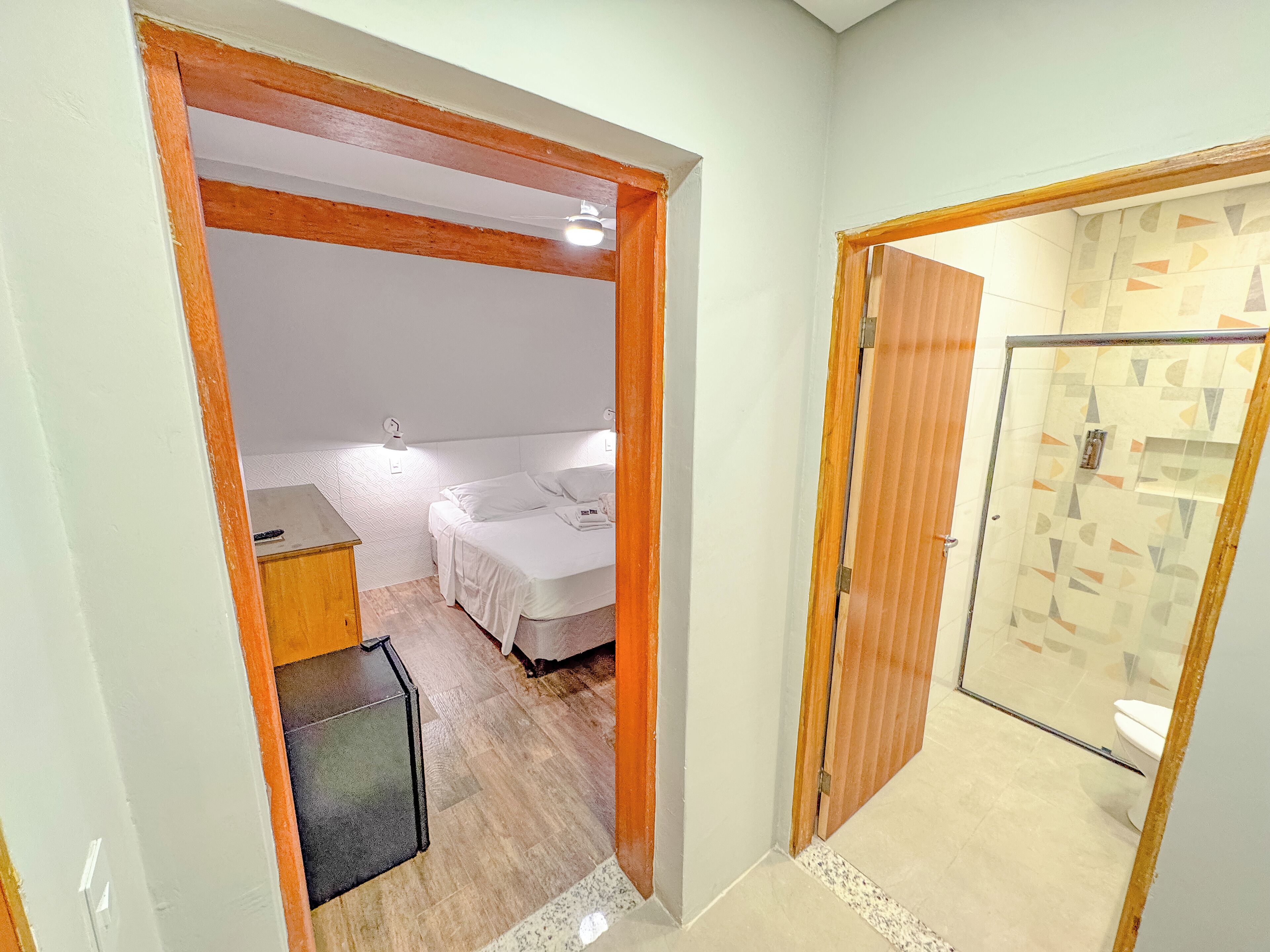 エクスクルーシブ ダブルルーム | バスルーム | シャワー、バスアメニティ (無料)、ヘアドライヤー、石鹸