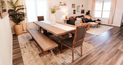 Cozy, Stylish, 3 bedroom home in Aggieland! 8 min to Kyle Field