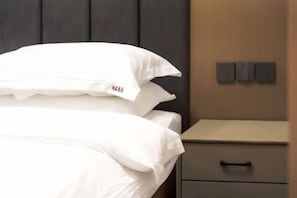 Unclassified image, 3 of 14, button - Chayu Hongsheng Hotel (Zayu)