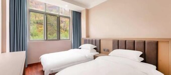 Chayu Hongsheng Hotel