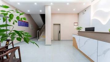 المنشأة من الداخل