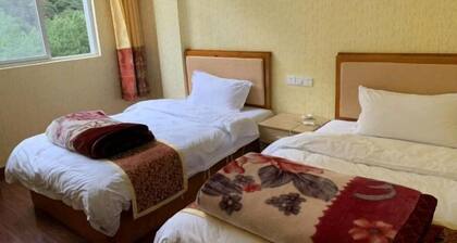 Chayu Hongsheng Hotel