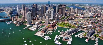 Spacious Private Retreat Near Downtown Boston!