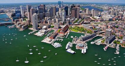 Spacious Private Retreat Near Downtown Boston!