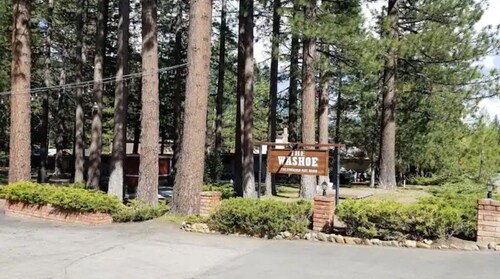 11-The Fallen Leaf pet friendly Studio #11