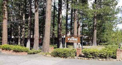 11-The Fallen Leaf pet friendly Studio #11