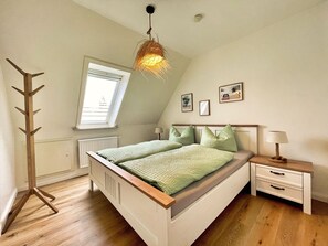 2 dormitorios, cuna de viaje, wifi gratis y ropa de cama