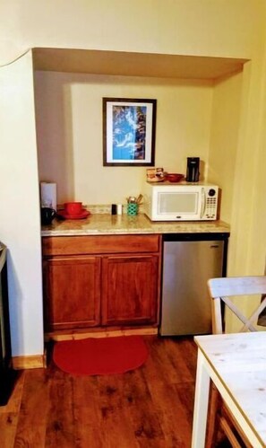 Private kitchen - 15-The Tallac Pet Friendly studio #15 (South Lake Tahoe)