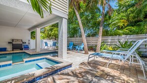 Pool - Beauty & The Beach: 1.5 Blocks to Beach! Pool & Spa by Anna Maria Life Vacation Rentals (Holmes Beach)