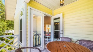 Outdoor dining - Beauty & The Beach: 1.5 Blocks to Beach! Pool & Spa by Anna Maria Life Vacation Rentals (Holmes Beach)