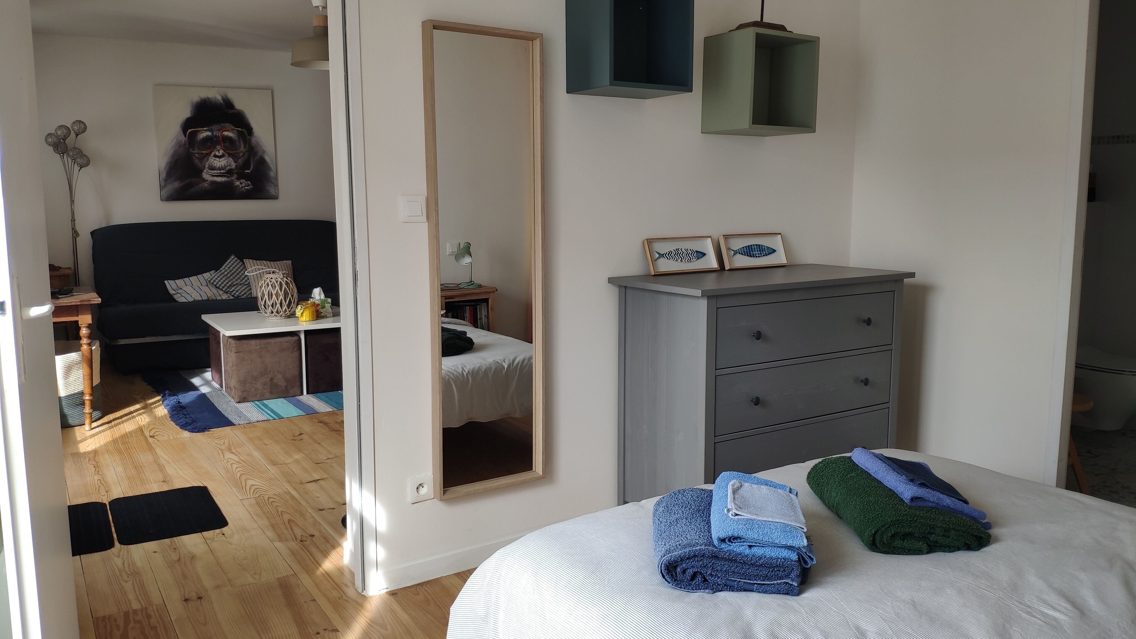 1 chambre, fer et planche à repasser, Wi-Fi gratuit, draps fournis