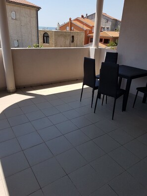 Outdoor dining - Apartments Bozic - One Bedroom Apartment with Balcony (Novi Vinodolski)