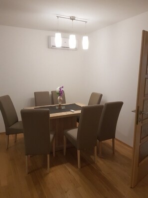 Dining - Apartments Bozic - Superior Two Bedroom Apartment with Terrace (Novi Vinodolski)