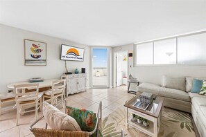 Smart TV, books - ⭐️Pyramind 18F EPIC HUGE Balcony Oceanfront Pool VIEWS⭐️ (Ocean City)