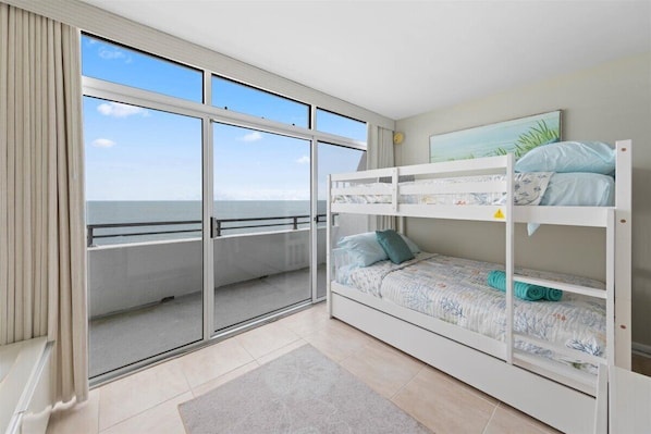 2 bedrooms, iron/ironing board, travel cot, free WiFi