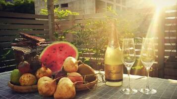 المنطقة المحيطة بالمنشأة