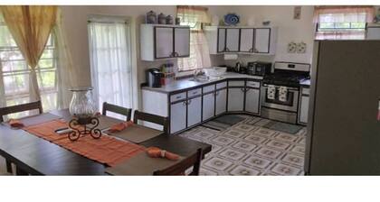 FAMILY GETAWAY LOCATION Spacious four-bedroom home near beaches
