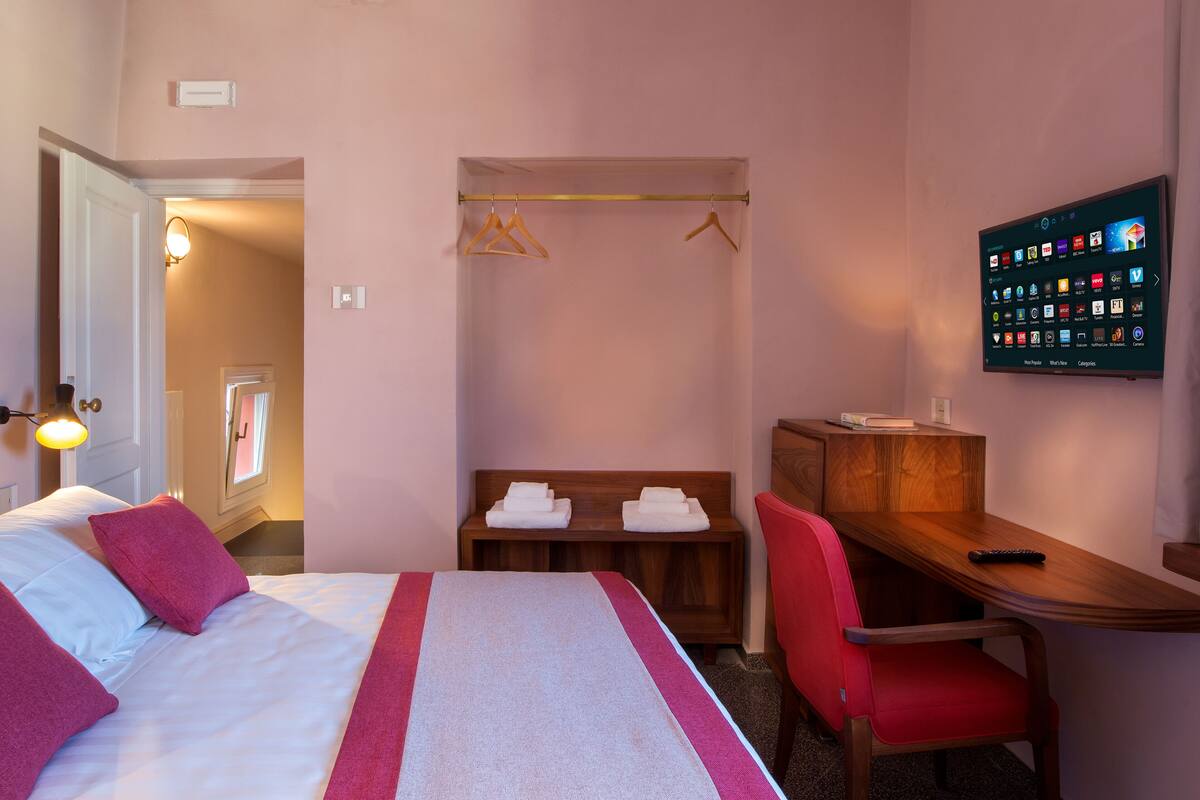 Comfort-Zimmer | Zimmersafe, kostenloses WLAN, Bettwäsche