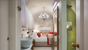 Habitación Deluxe | Caja fuerte, wifi gratis, ropa de cama